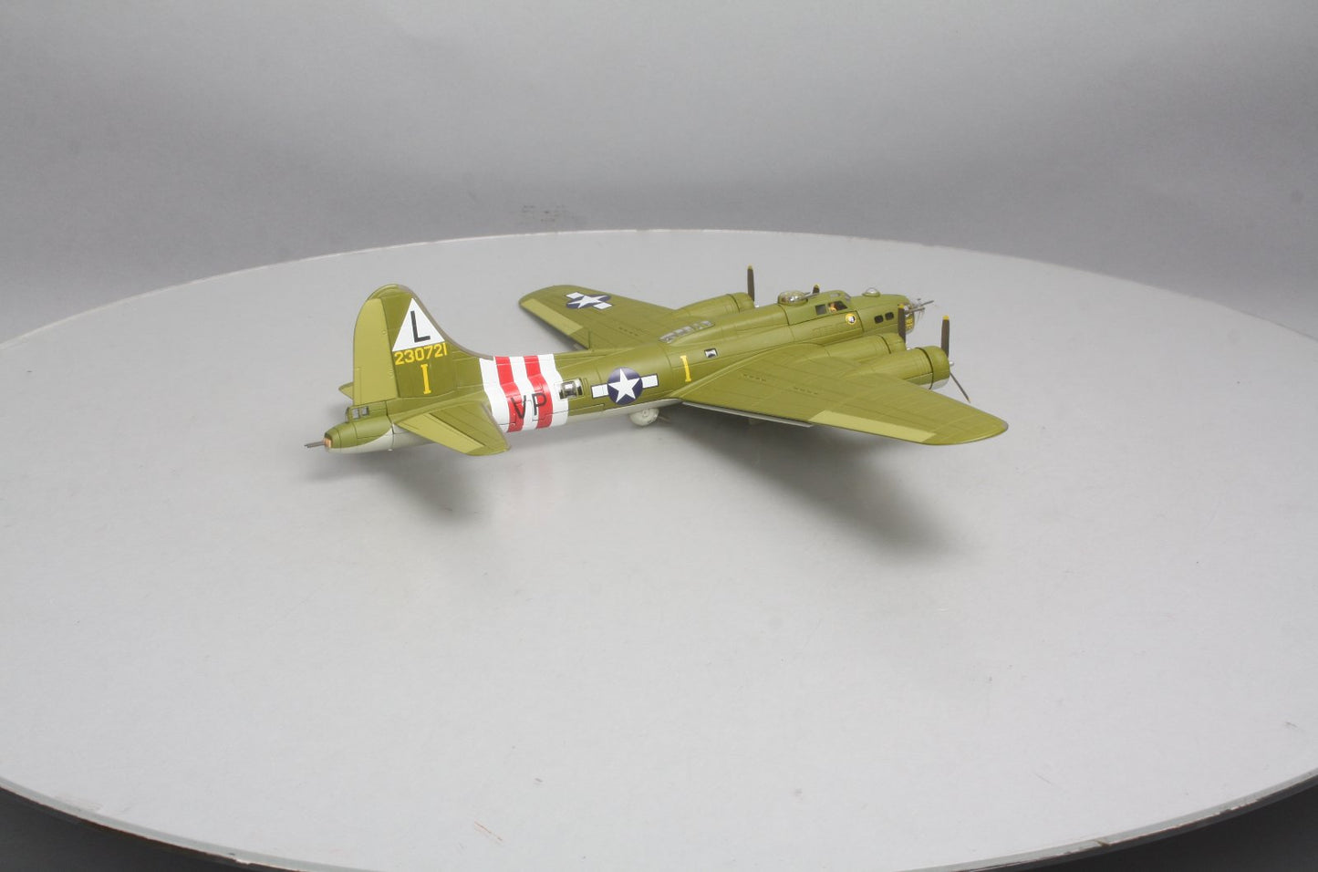 Corgi AA33302 1:72 Scale Boeing B-17F Die-Cast Replica