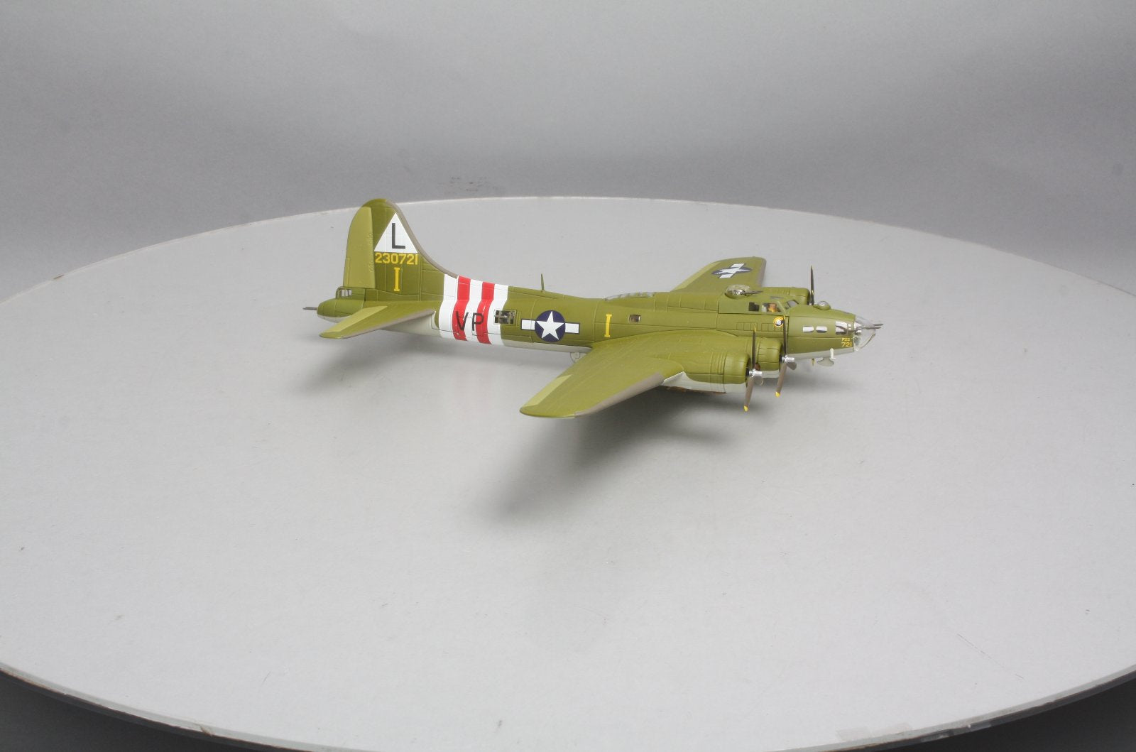Corgi AA33302 1:72 Scale Boeing B-17F Die-Cast Replica