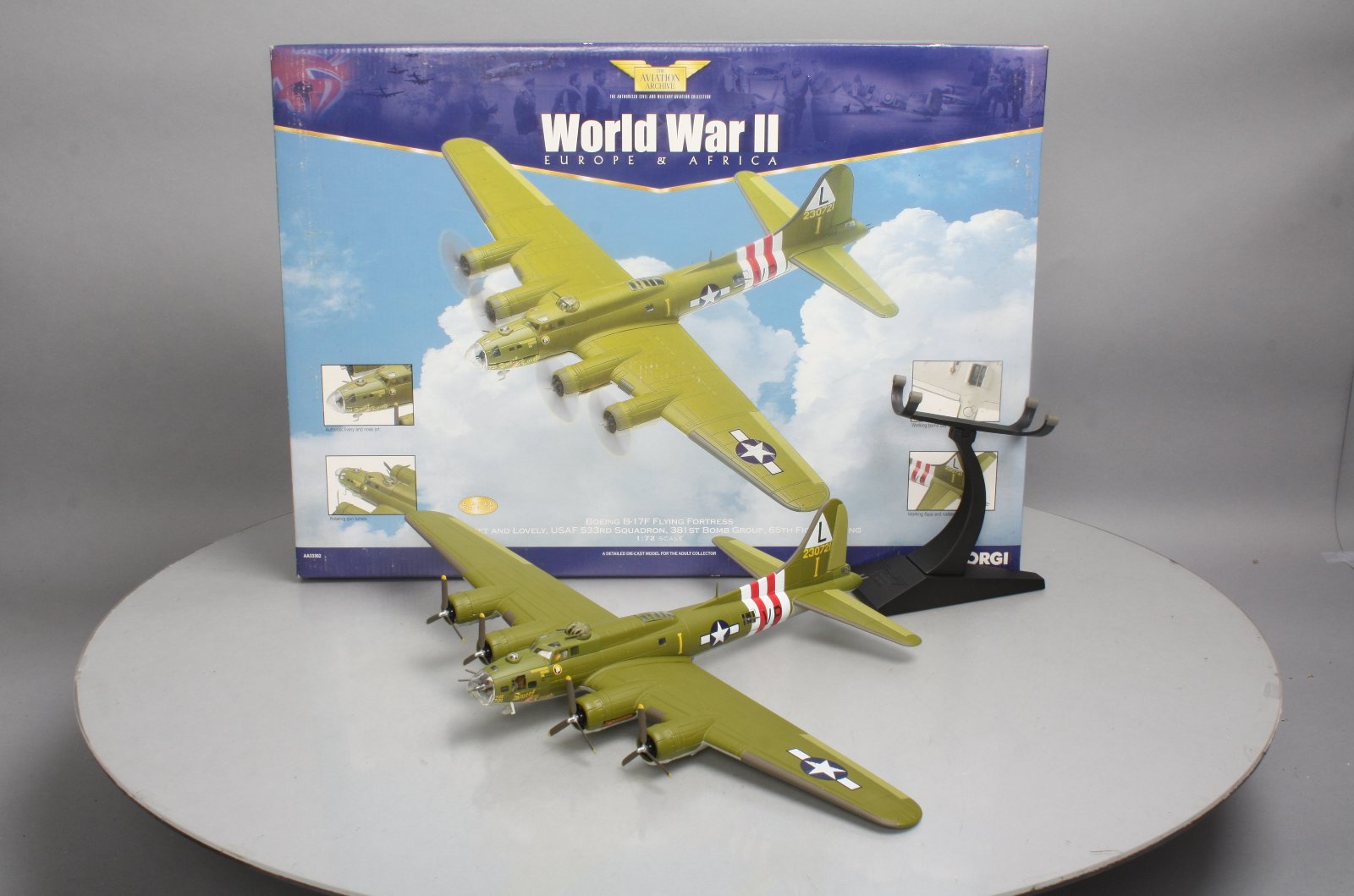 Corgi AA33302 1:72 Scale Boeing B-17F Die-Cast Replica
