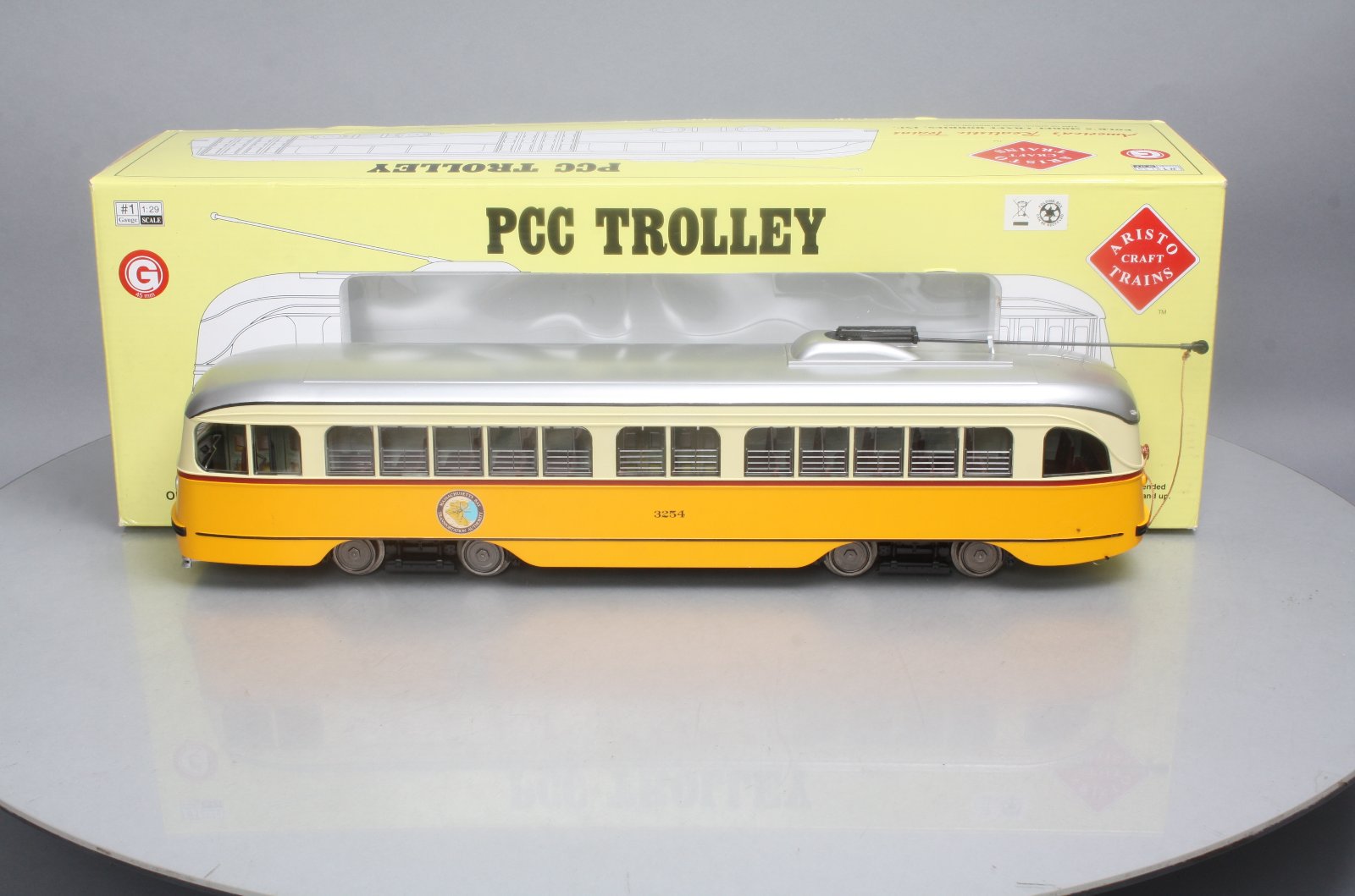 Aristo-Craft 23303 G MBTA Boston PCC Trolley