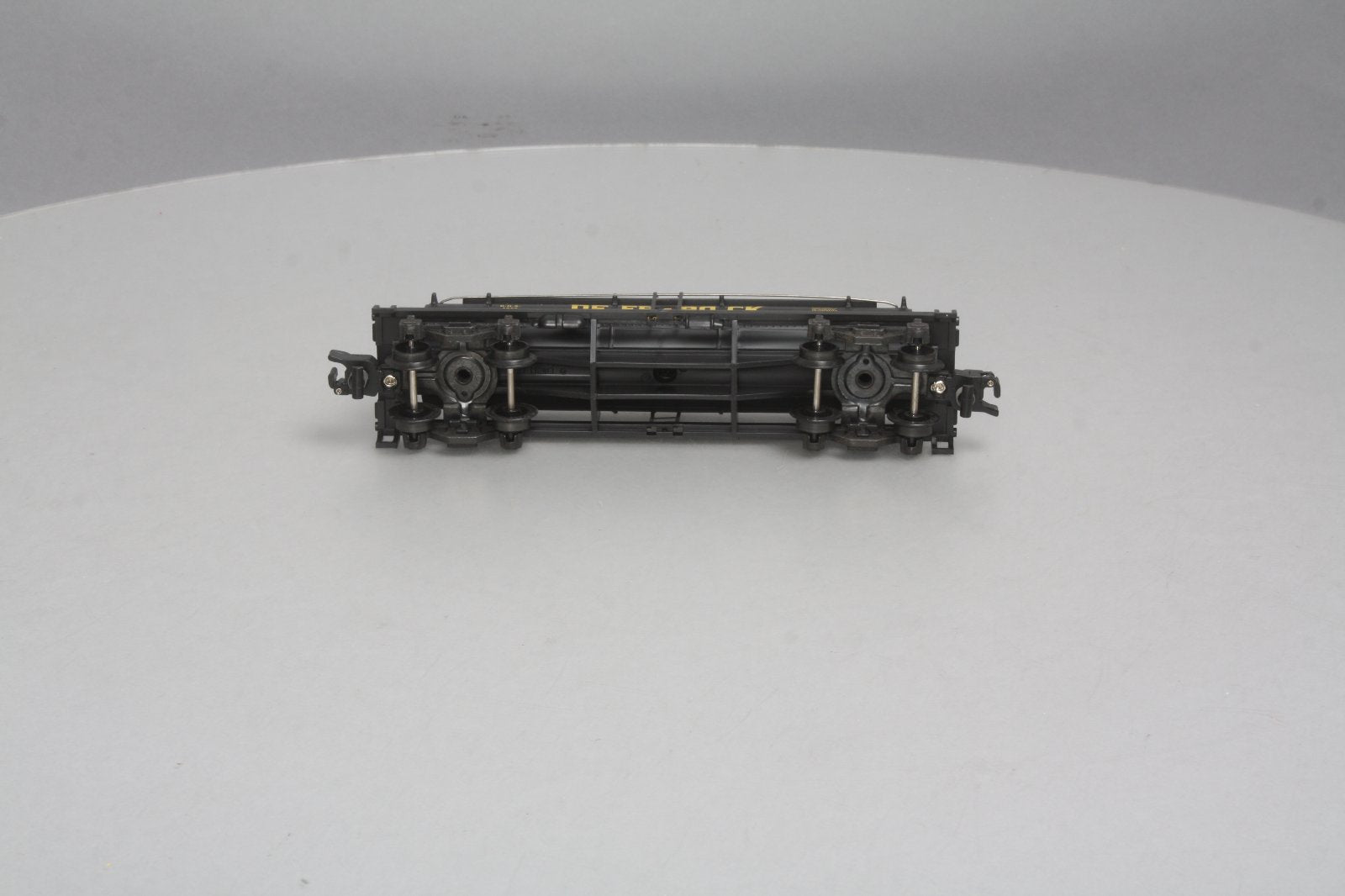 American Flyer 6-48220 S Deep Rock (NASG) 3-Dome Tank Car #1900 LN