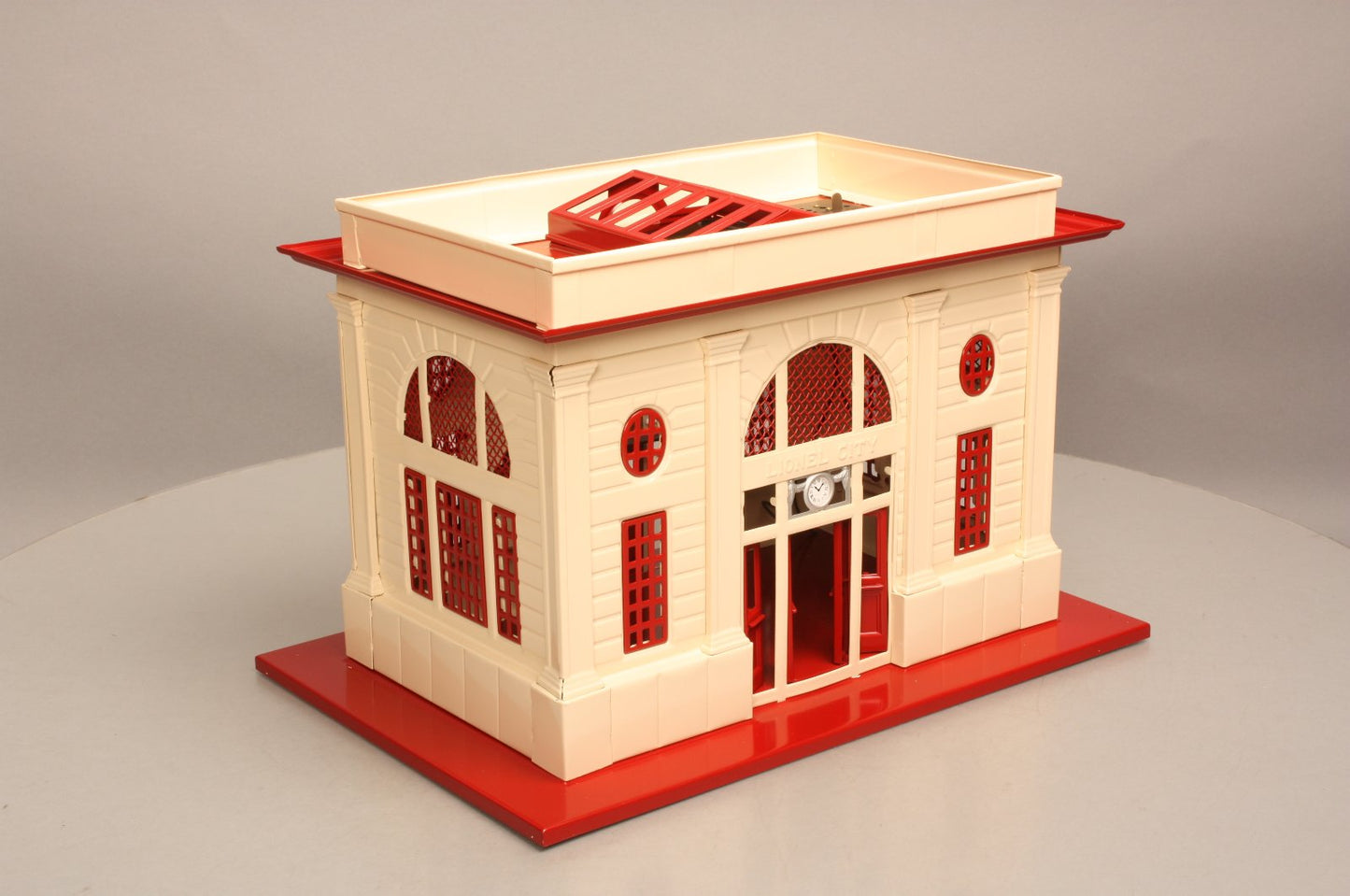 Lionel 6-34115 O Illuminated Station (Late Version)