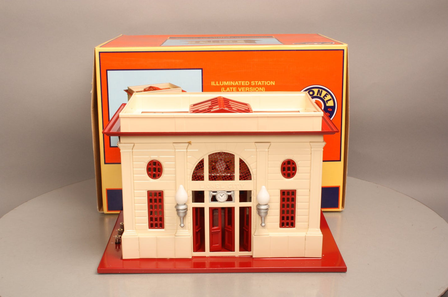 Lionel 6-34115 O Illuminated Station (Late Version)