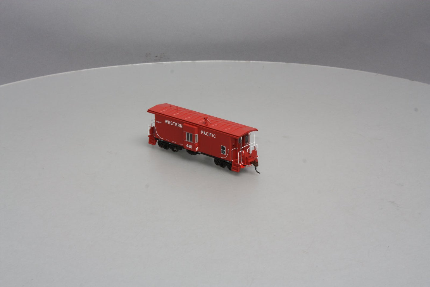 Athearn G63030 HO Genesis Western Pacific Bay Window Caboose W/Light # 481