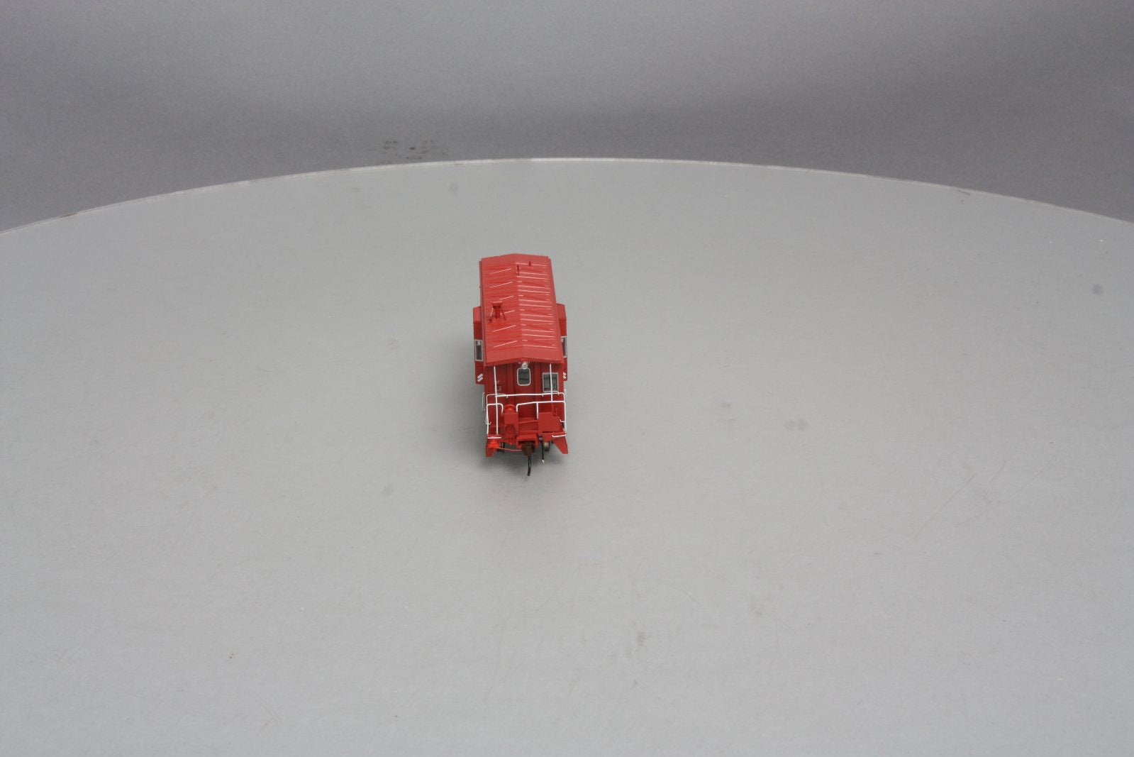Athearn G63030 HO Genesis Western Pacific Bay Window Caboose W/Light # 481