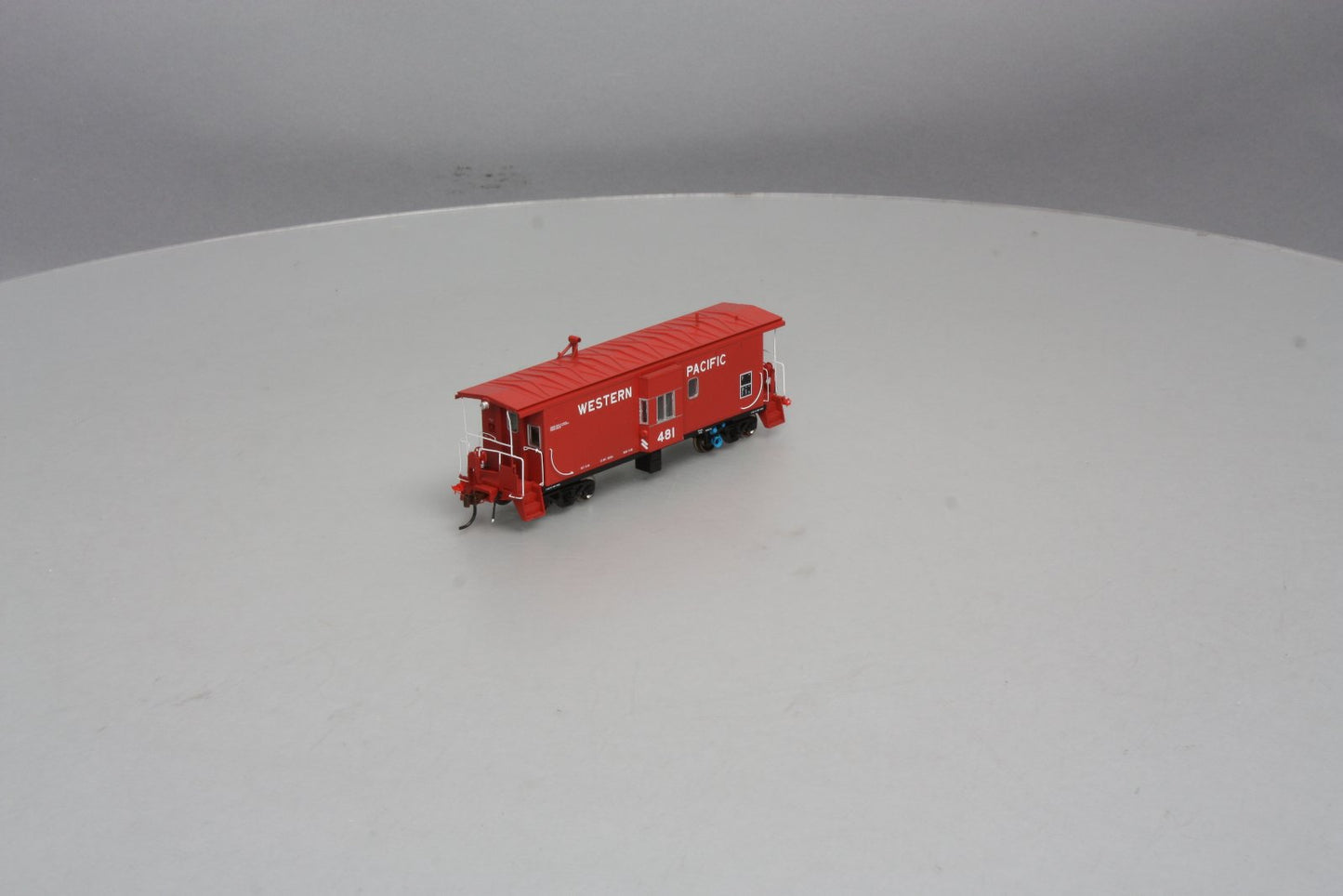 Athearn G63030 HO Genesis Western Pacific Bay Window Caboose W/Light # 481
