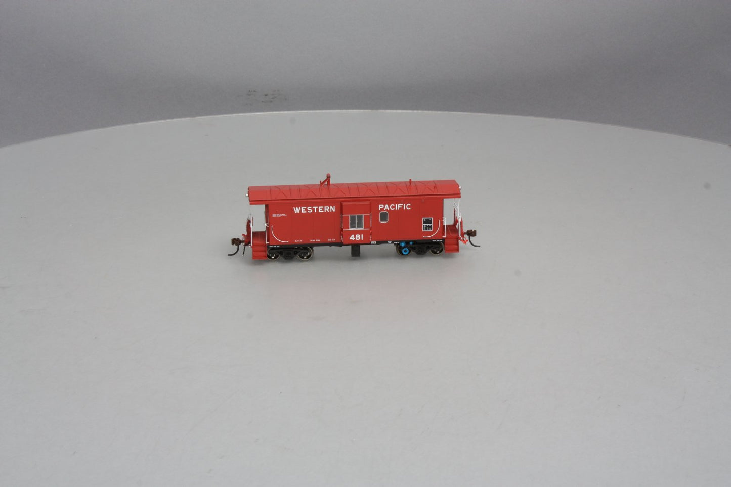 Athearn G63030 HO Genesis Western Pacific Bay Window Caboose W/Light # 481