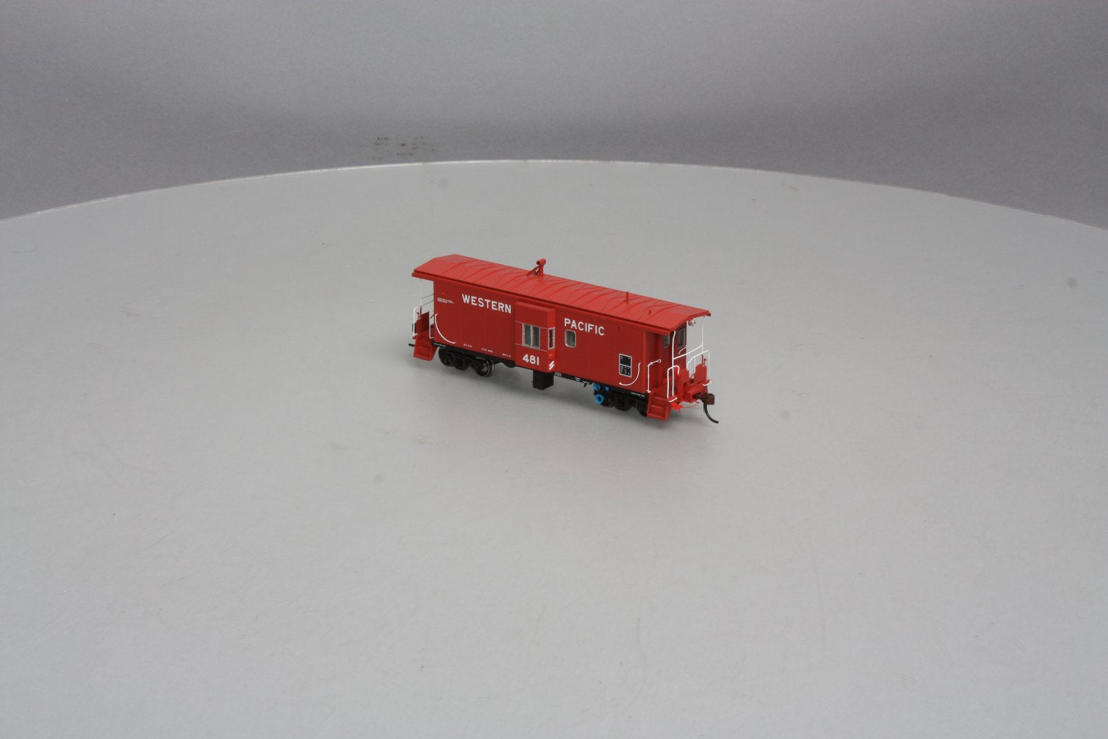 Athearn G63030 HO Genesis Western Pacific Bay Window Caboose W/Light # 481