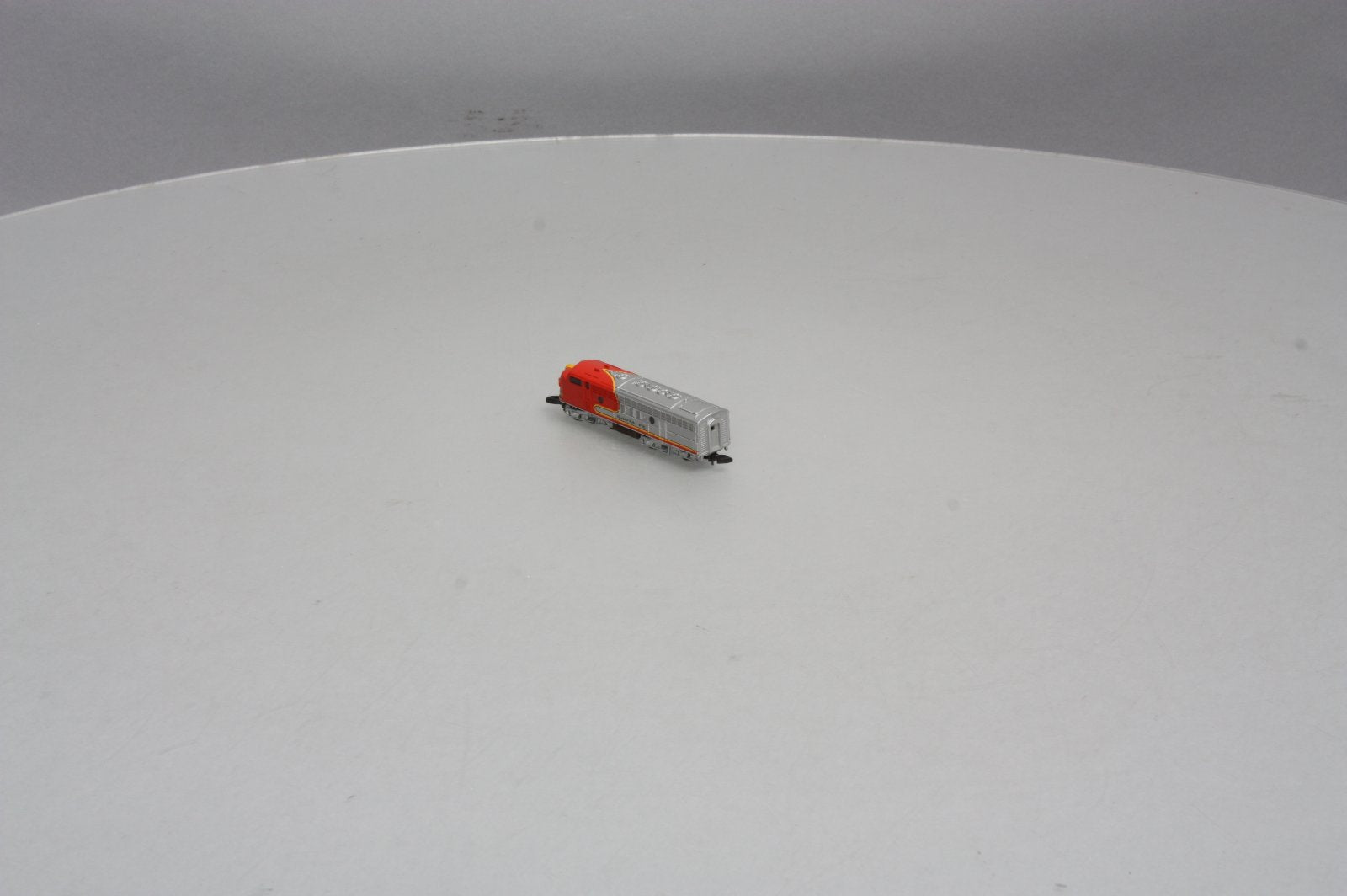 Marklin 8860 Z Scale Santa Fe EMD F7 A Powered Diesel Locomotive LN