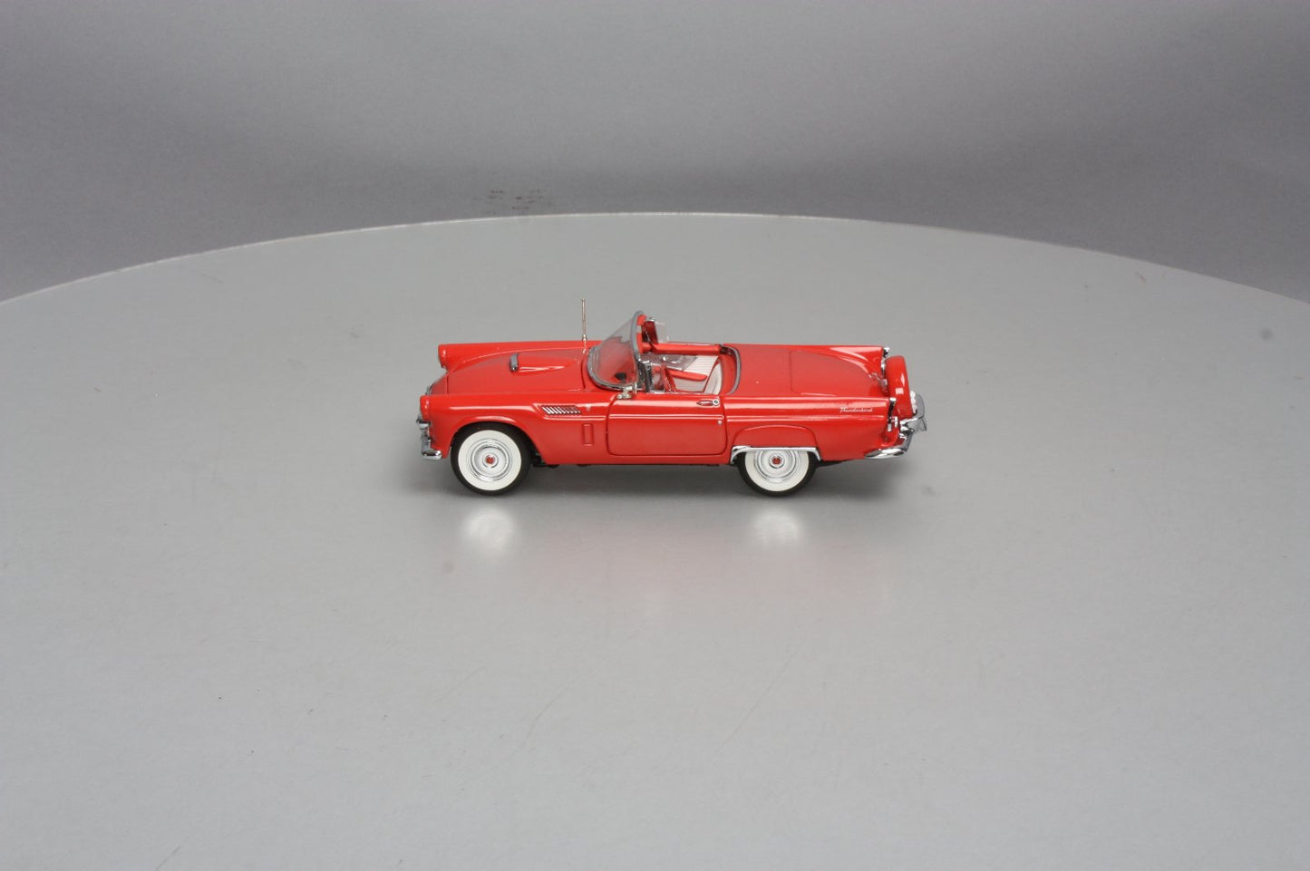 Danbury Mint 1956 1:24 Diecast Ford Thunderbird Coupe in Red NIB