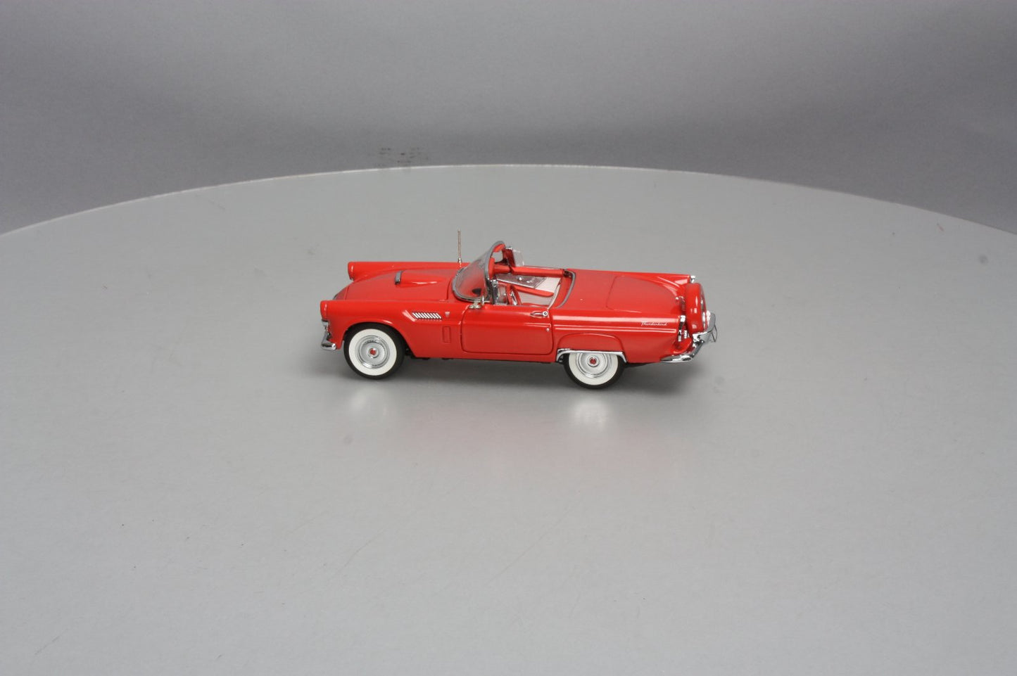 Danbury Mint 1956 1:24 Diecast Ford Thunderbird Coupe in Red NIB