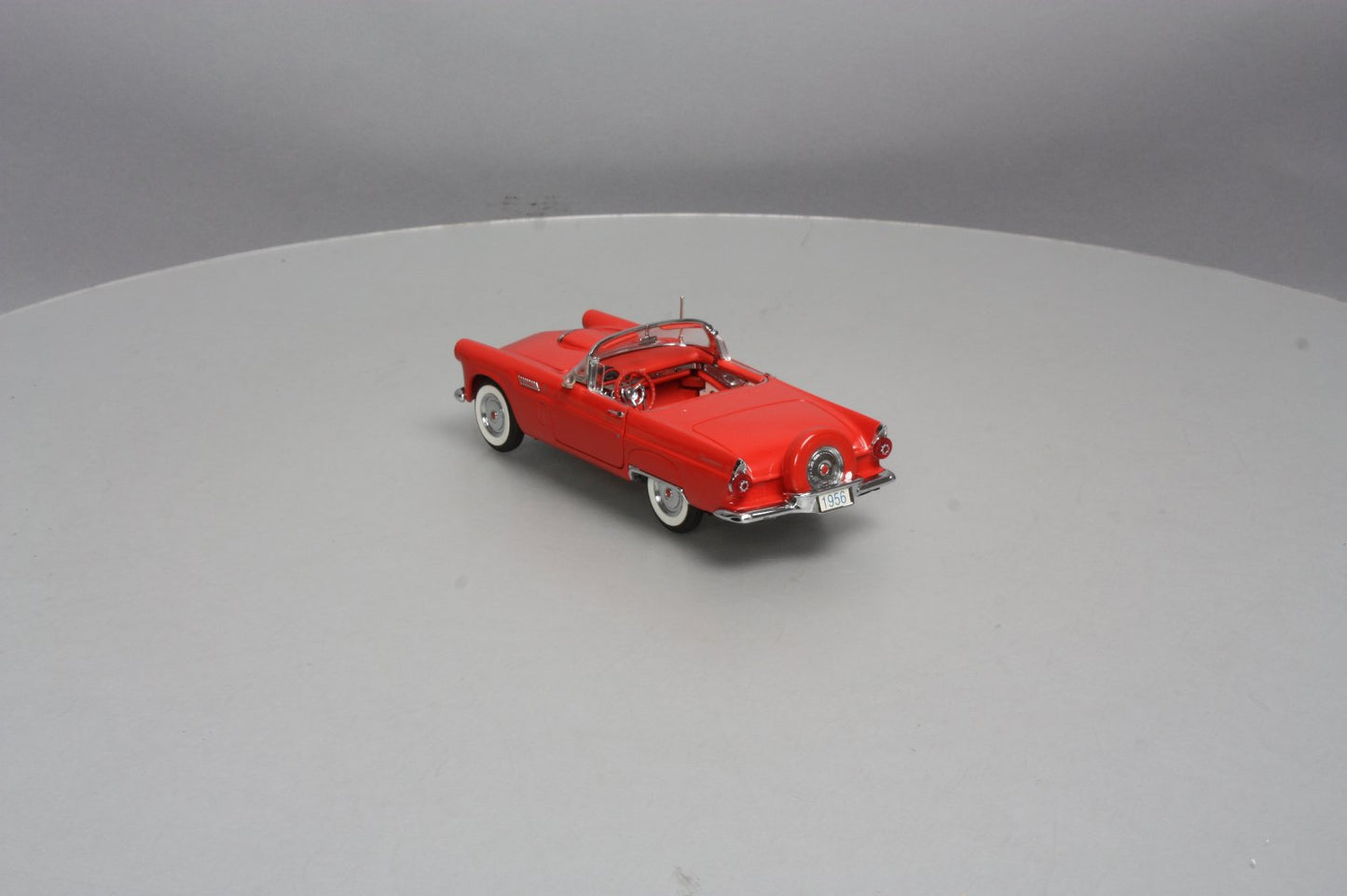 Danbury Mint 1956 1:24 Diecast Ford Thunderbird Coupe in Red NIB