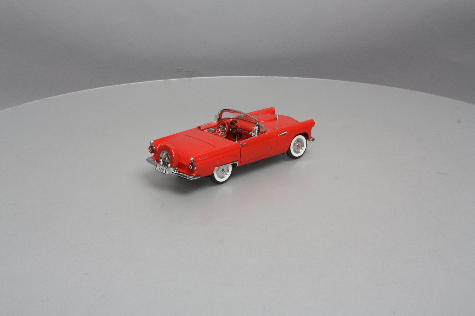 Danbury Mint 1956 1:24 Diecast Ford Thunderbird Coupe in Red NIB