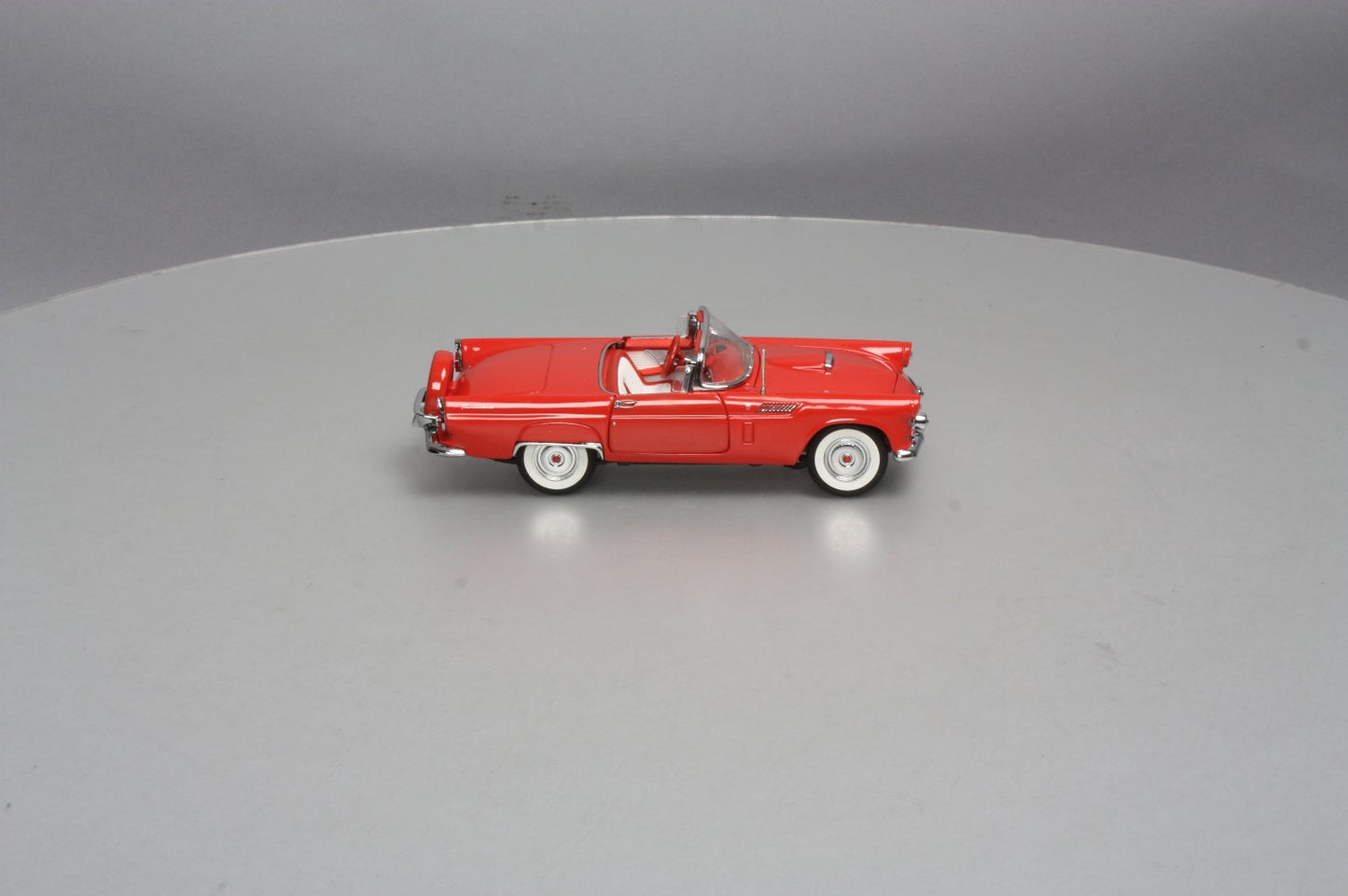 Danbury Mint 1956 1:24 Diecast Ford Thunderbird Coupe in Red NIB