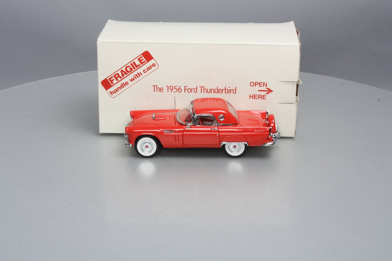 Danbury Mint 1956 1:24 Diecast Ford Thunderbird Coupe in Red NIB