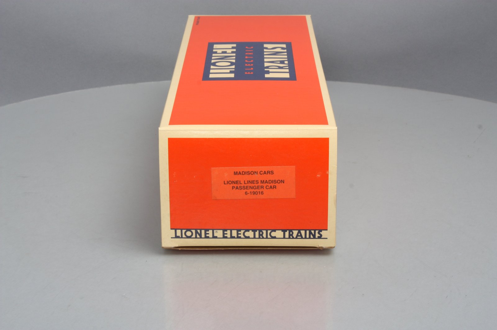 Lionel 6-19016 O Gauge Lionel Lines Madison Passenger Car #9016 LN/Box