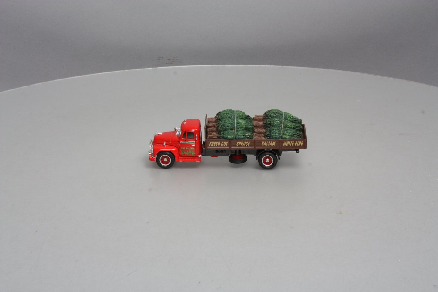 Corgi 52904 1:50 Scale Diamond T620 Ochis Tree Farm with Christmas Trees Truck