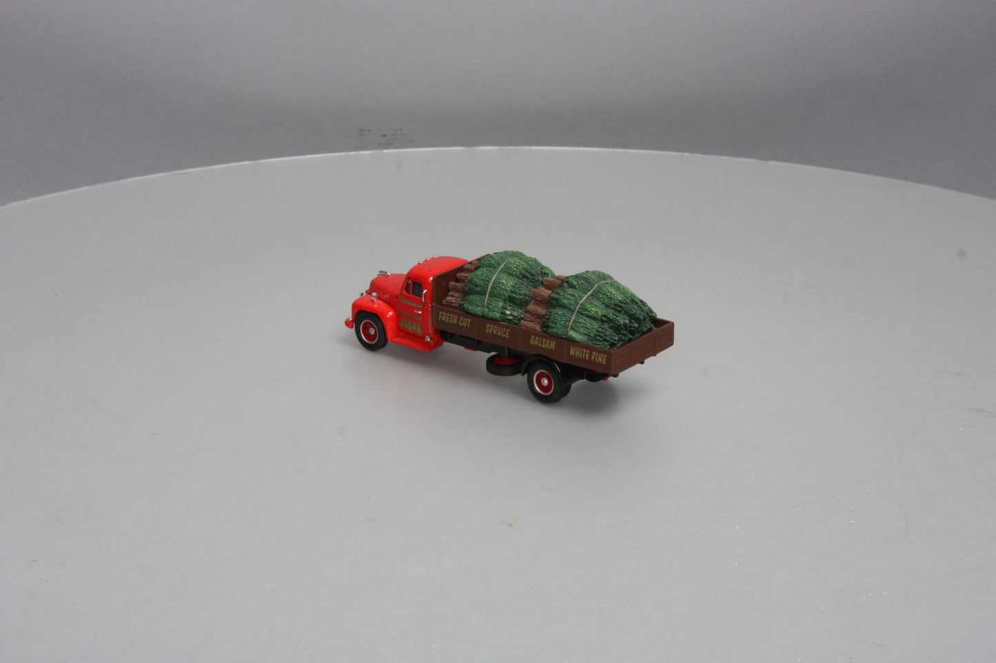 Corgi 52904 1:50 Scale Diamond T620 Ochis Tree Farm with Christmas Trees Truck