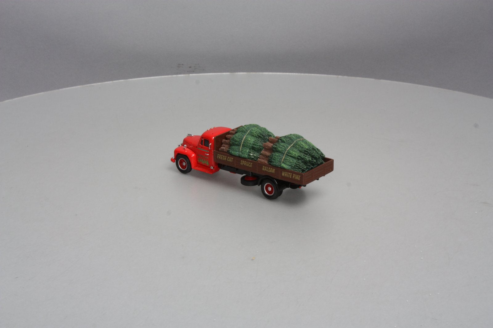 Corgi 52904 1:50 Scale Diamond T620 Ochis Tree Farm with Christmas Trees Truck