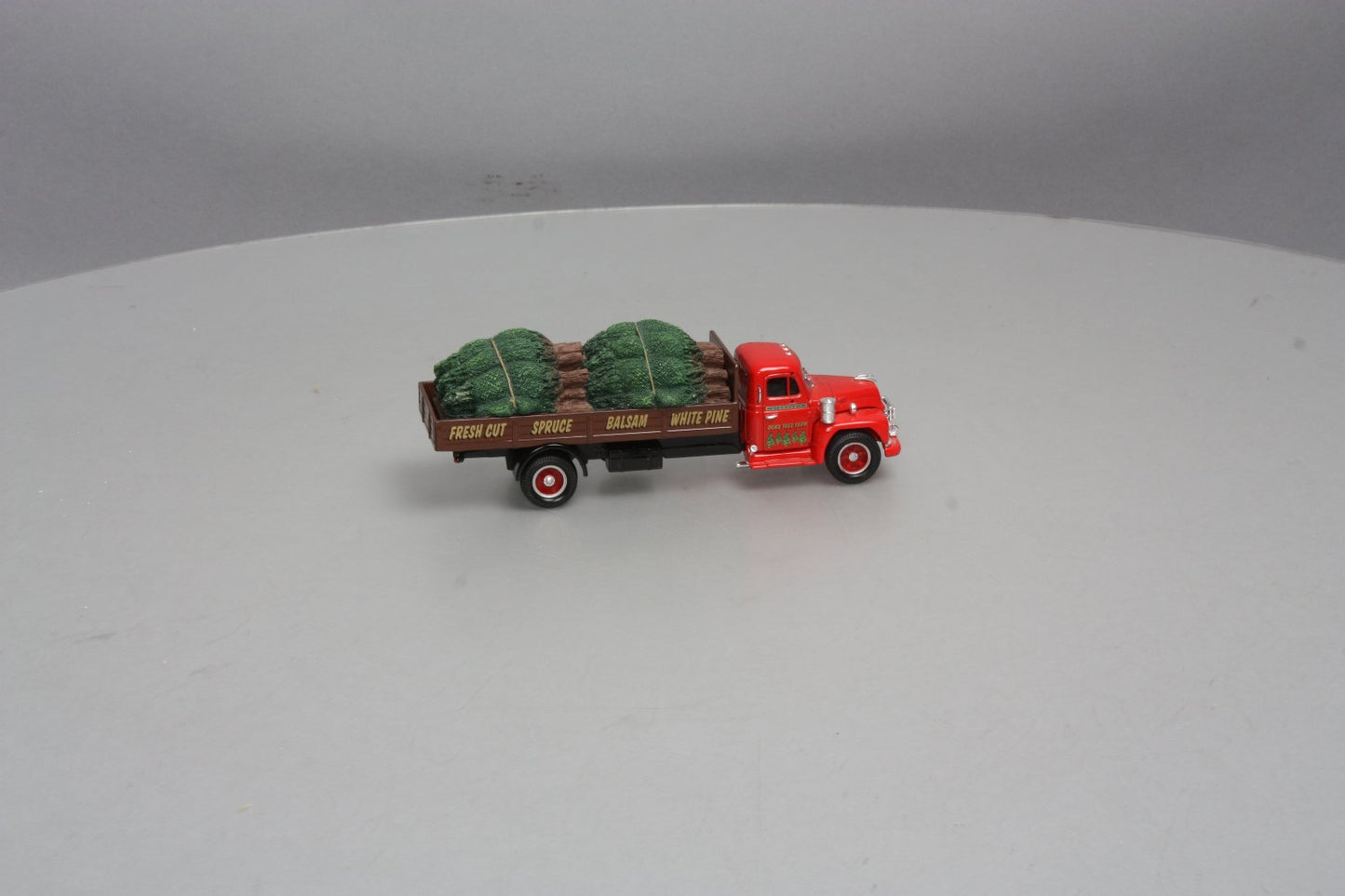 Corgi 52904 1:50 Scale Diamond T620 Ochis Tree Farm with Christmas Trees Truck