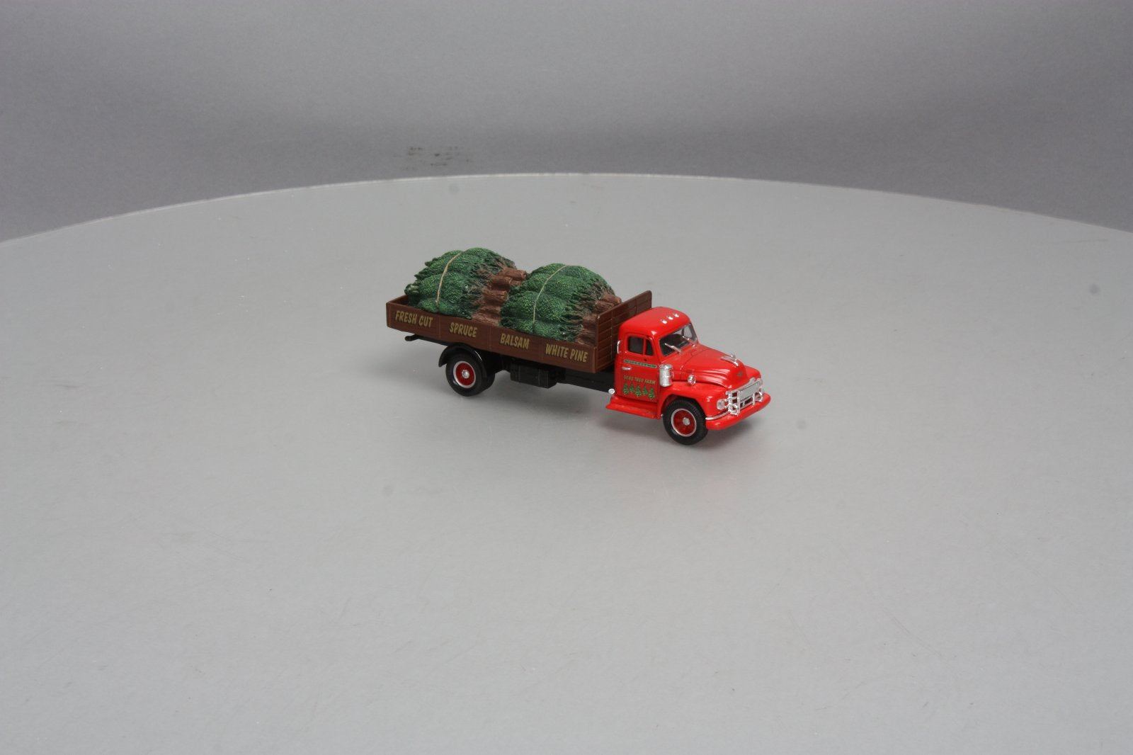 Corgi 52904 1:50 Scale Diamond T620 Ochis Tree Farm with Christmas Trees Truck