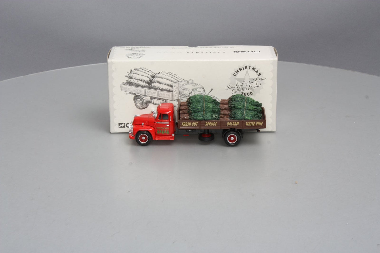 Corgi 52904 1:50 Scale Diamond T620 Ochis Tree Farm with Christmas Trees Truck