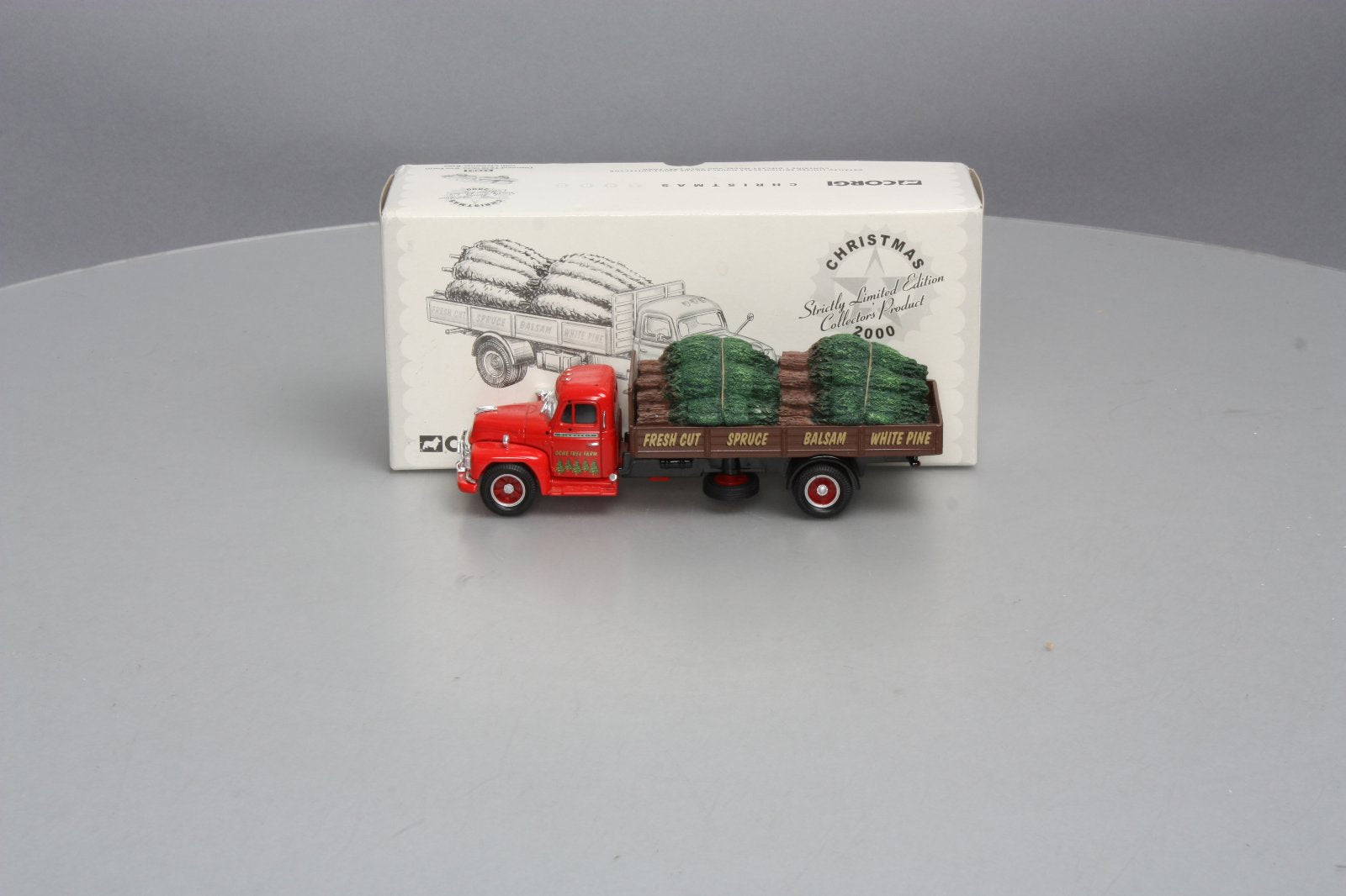 Corgi 52904 1:50 Scale Diamond T620 Ochis Tree Farm with Christmas Trees Truck