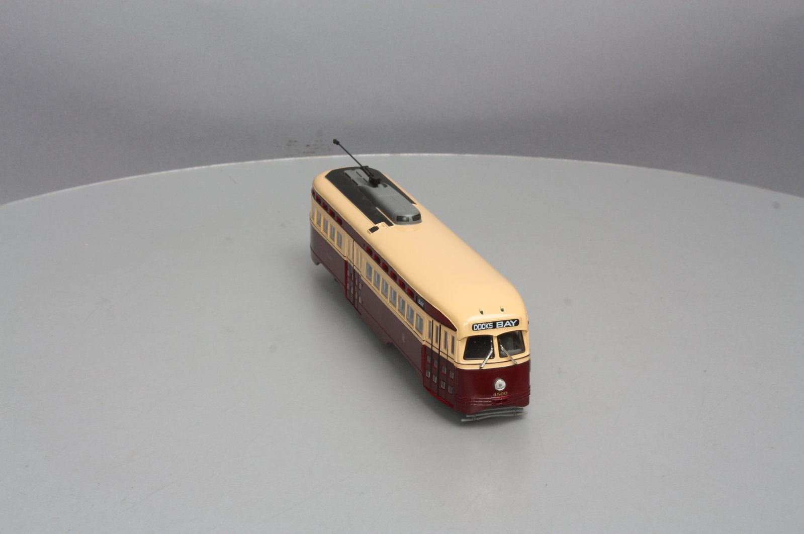 Corgi 55010 1:50 Toronto Transit Commission PCC Streetcar – Trainz