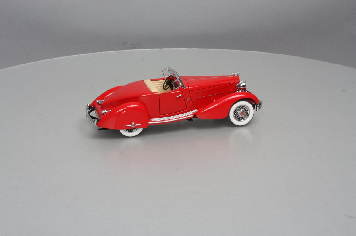 Danbury Mint 1934 1:24 1934 Packard V12 Lebaron Speedster LN