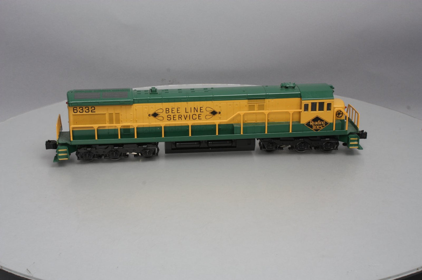 Williams 22216 O Reading GE U33C 3-Rail Diesel Loco w/Horn & Bell