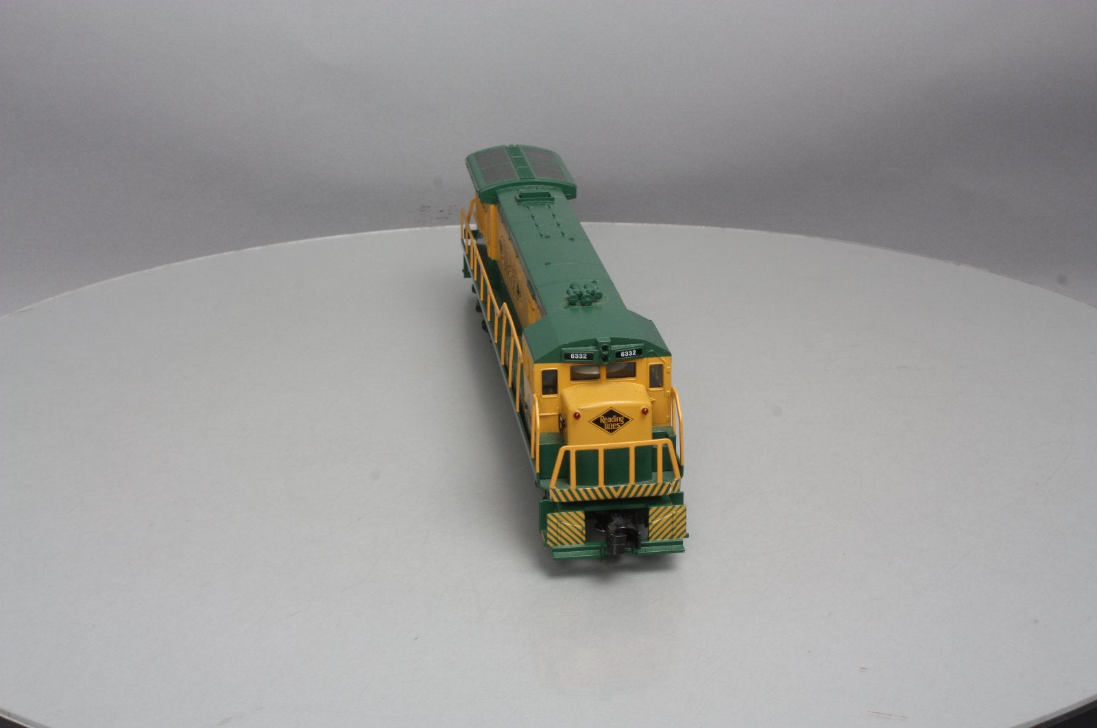 Williams 22216 O Reading GE U33C 3-Rail Diesel Loco w/Horn & Bell