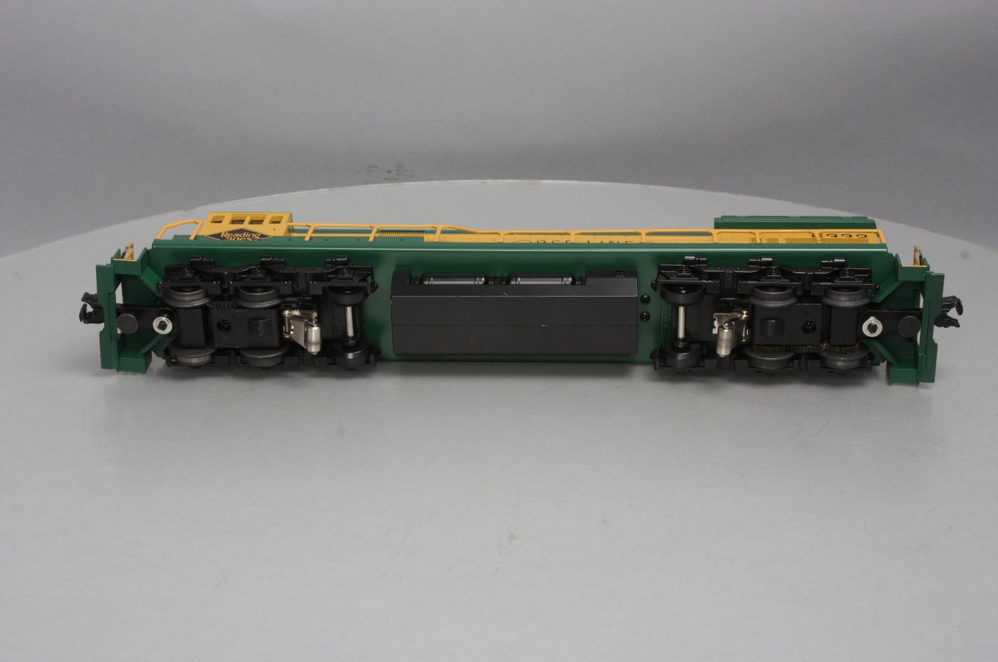 Williams 22216 O Reading GE U33C 3-Rail Diesel Loco w/Horn & Bell