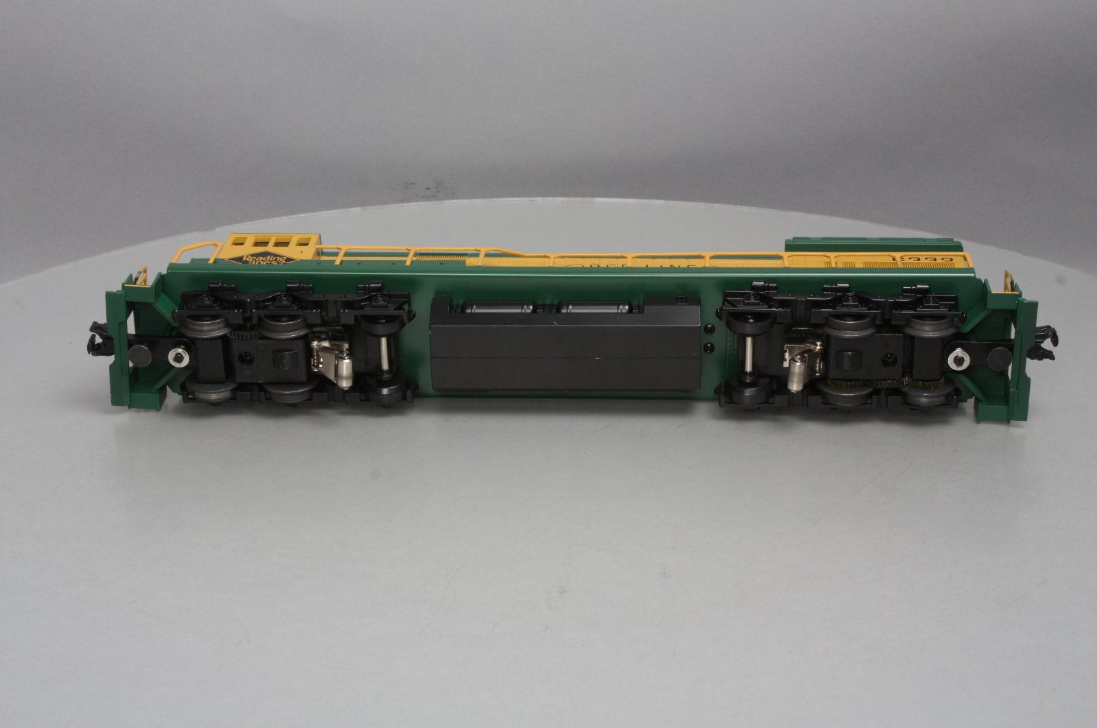 Williams 22216 O Reading GE U33C 3-Rail Diesel Loco w/Horn & Bell