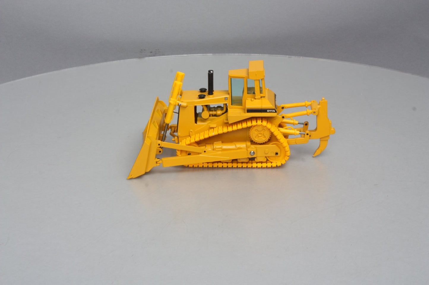 Conrad 2852 1:50 Scale Caterpillar D11N Track-Type Tractor