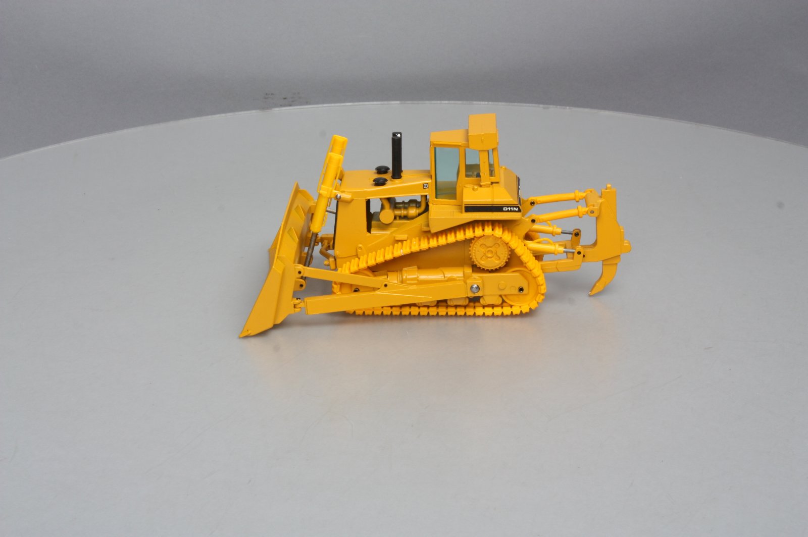 Conrad 2852 1:50 Scale Caterpillar D11N Track-Type Tractor