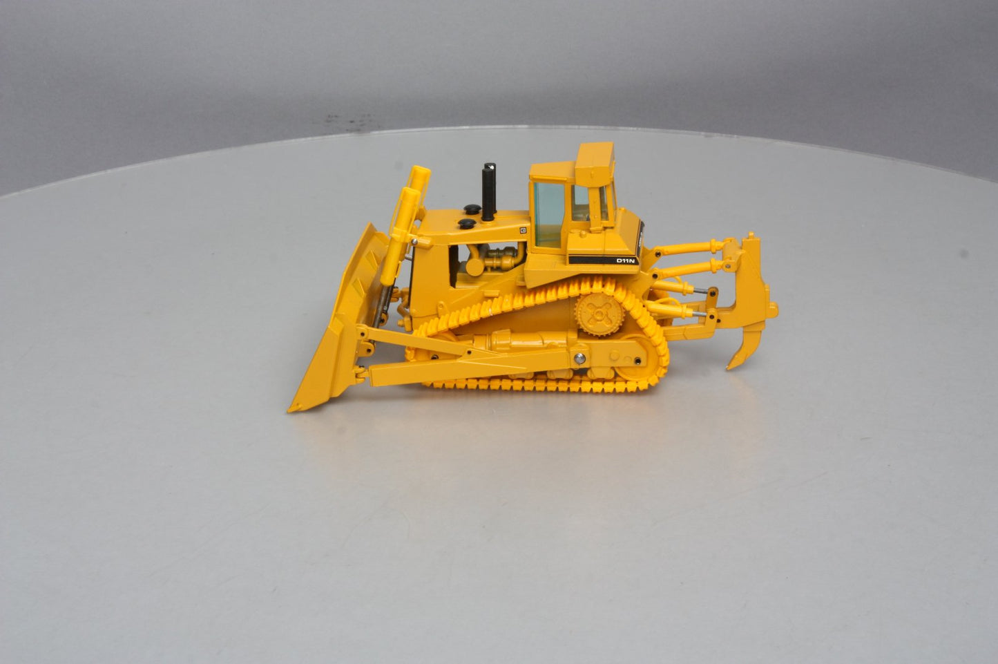 Conrad 2852 1:50 Scale Caterpillar D11N Track-Type Tractor