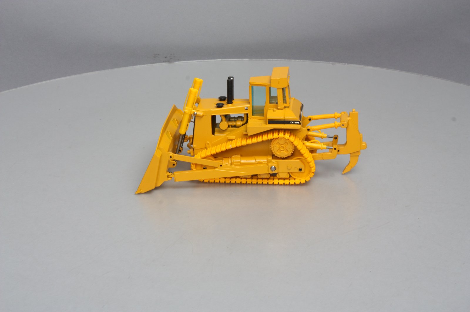 Conrad 2852 1:50 Scale Caterpillar D11N Track-Type Tractor