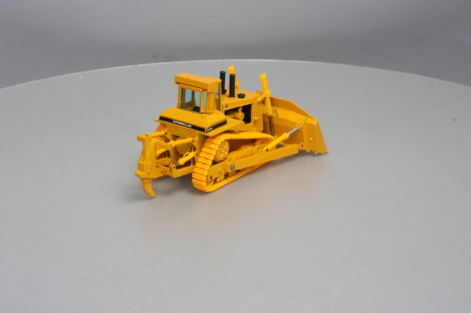 Conrad 2852 1:50 Scale Caterpillar D11N Track-Type Tractor