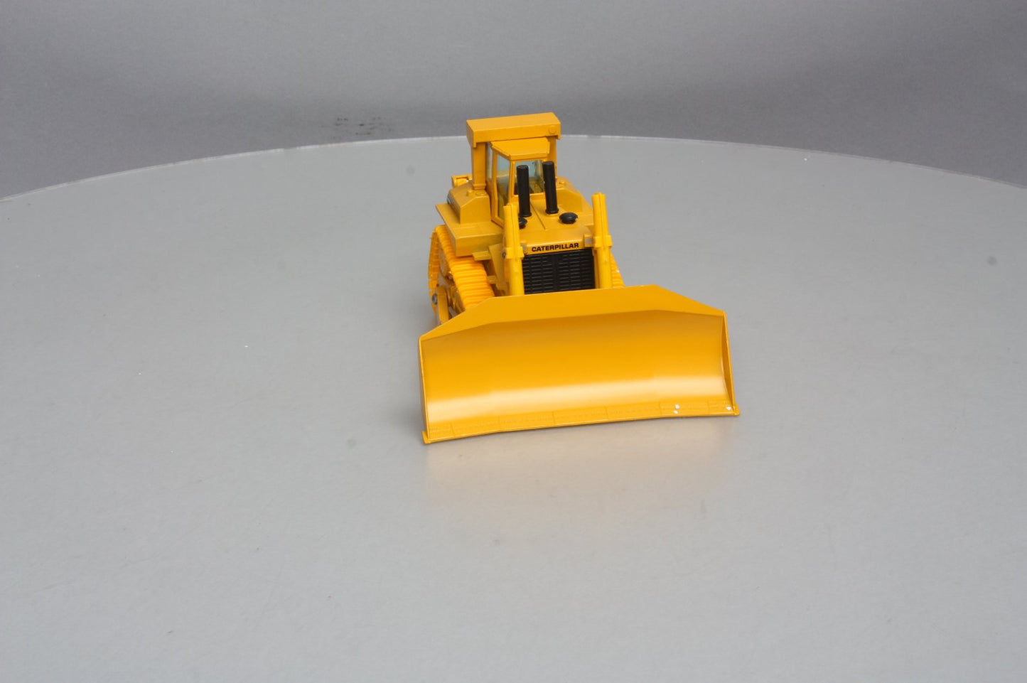 Conrad 2852 1:50 Scale Caterpillar D11N Track-Type Tractor