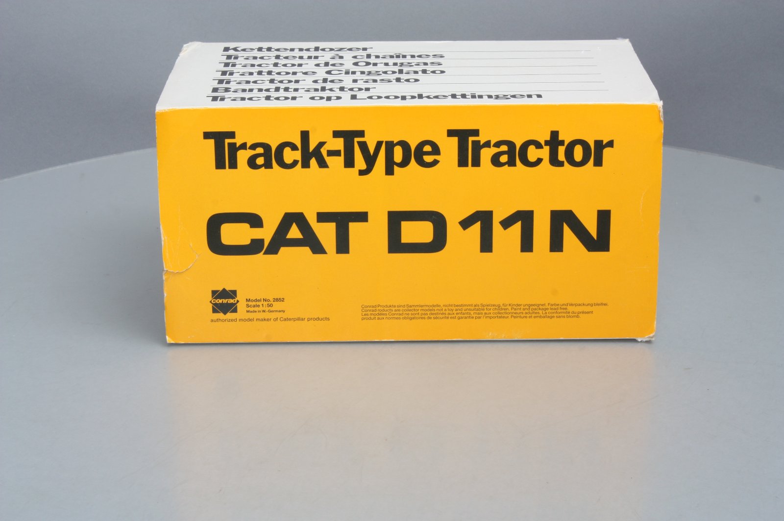 Conrad 2852 1:50 Scale Caterpillar D11N Track-Type Tractor
