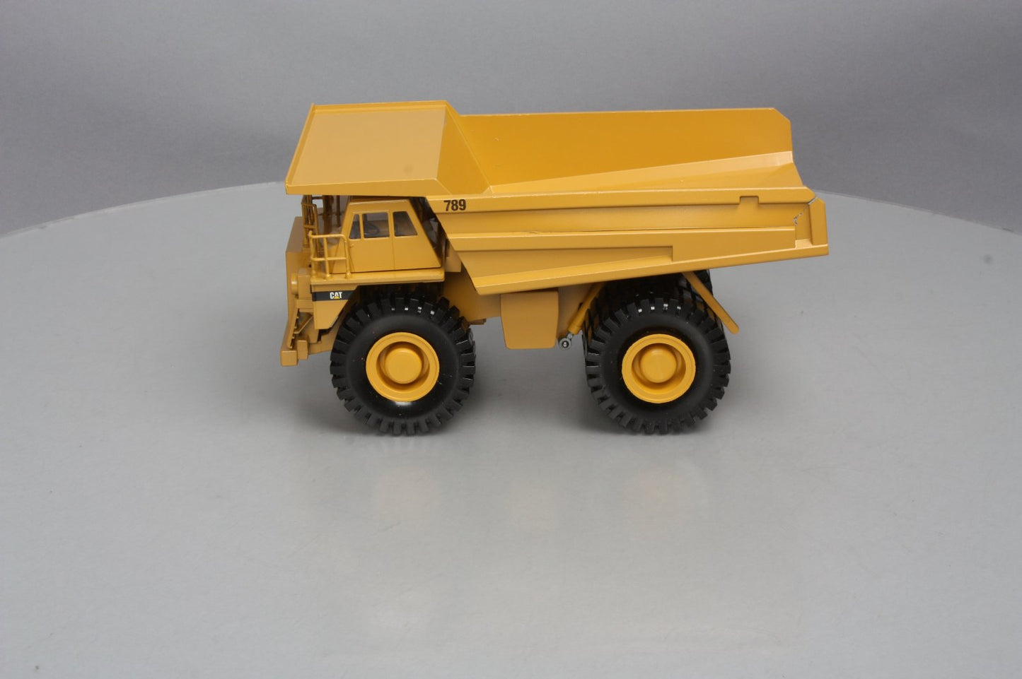 Conrad 2725 1:50 CAT 789 Off-Highway Truck NIB