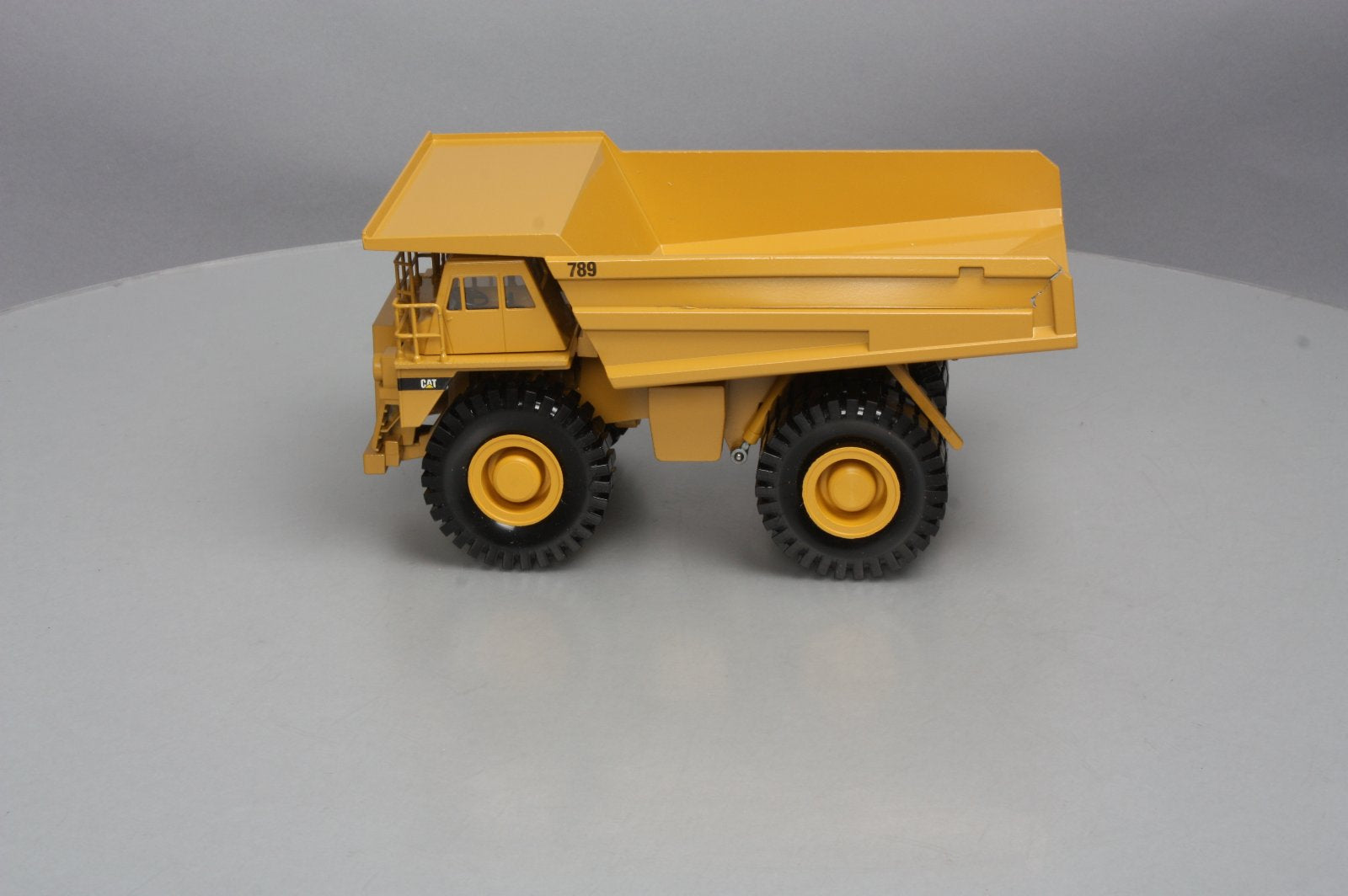 Conrad 2725 1:50 CAT 789 Off-Highway Truck NIB