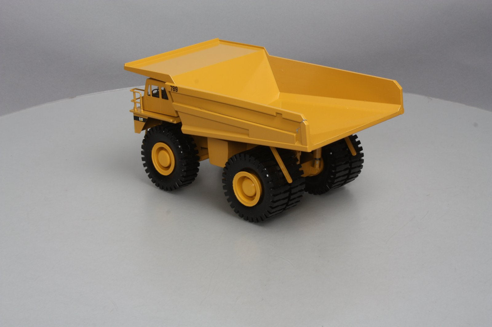 Conrad 2725 1:50 CAT 789 Off-Highway Truck NIB