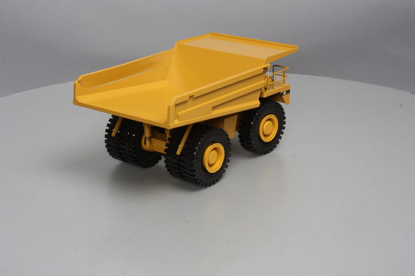 Conrad 2725 1:50 CAT 789 Off-Highway Truck NIB