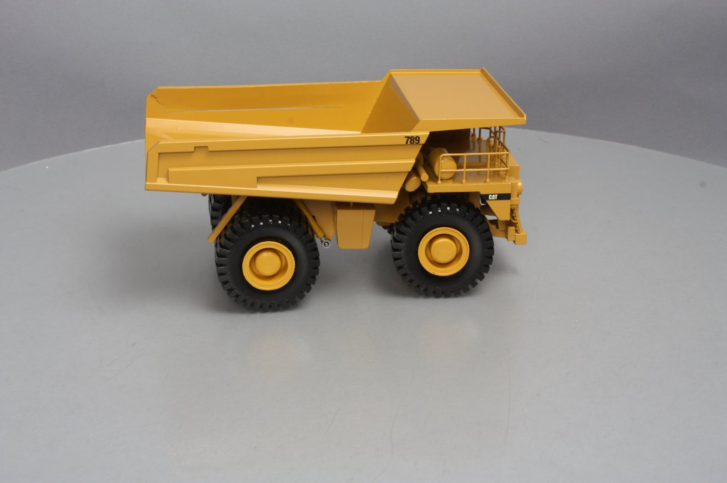 Conrad 2725 1:50 CAT 789 Off-Highway Truck NIB