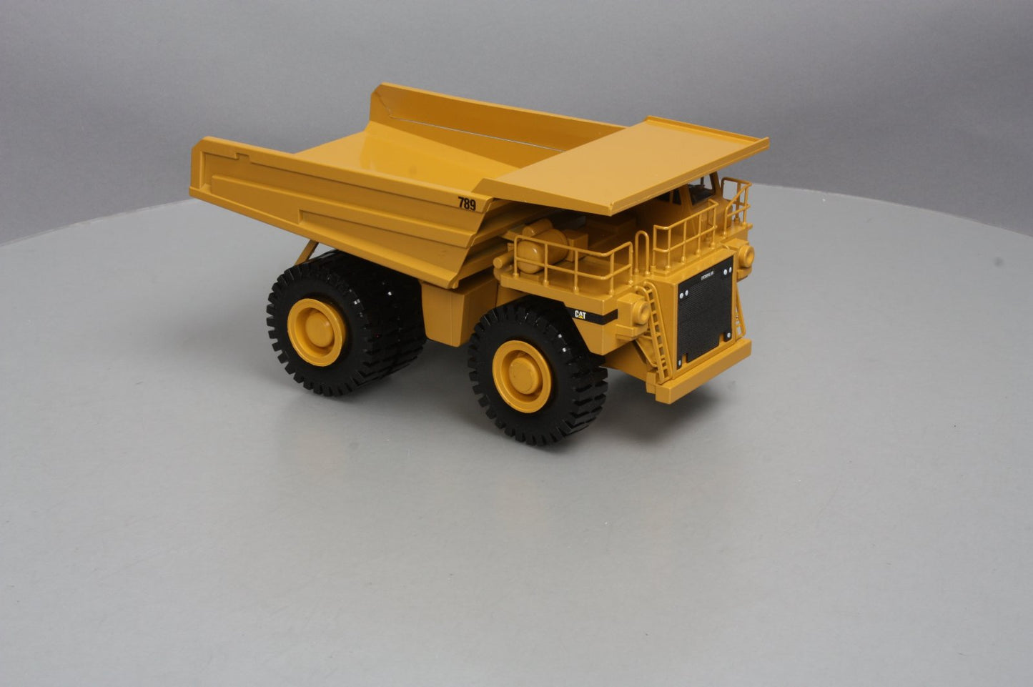Conrad 2725 1:50 CAT 789 Off-Highway Truck NIB