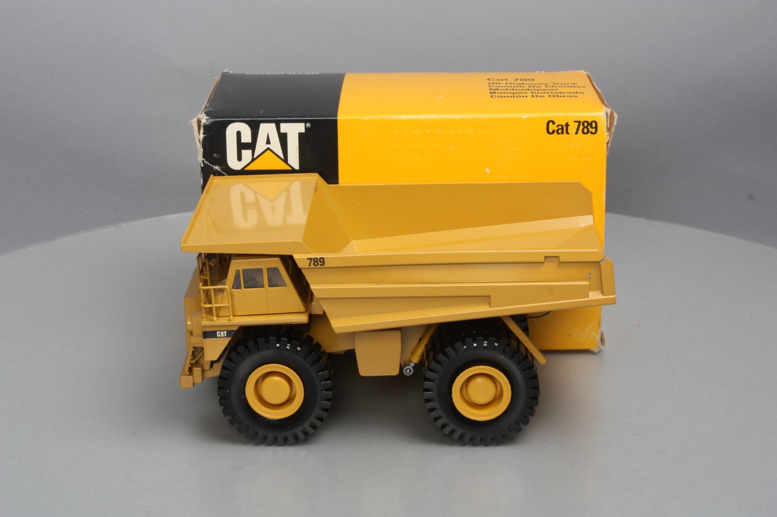 Conrad 2725 1:50 CAT 789 Off-Highway Truck NIB