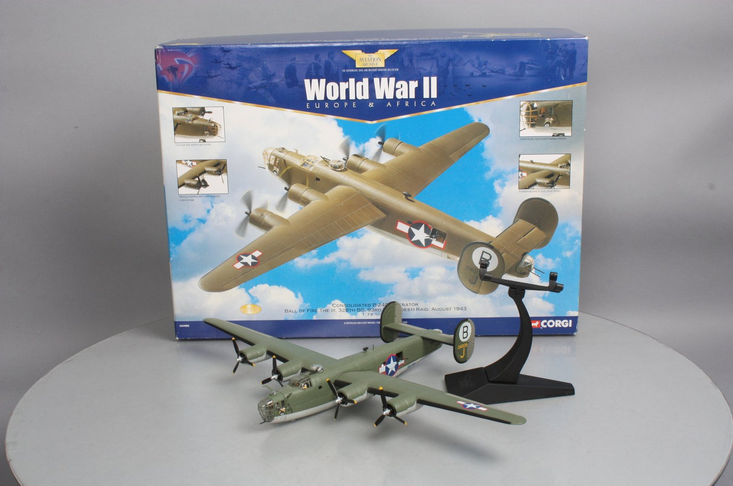 Corgi AA34002 1:72 B-24 Liberator-Ball of Fire Model Plane Kit