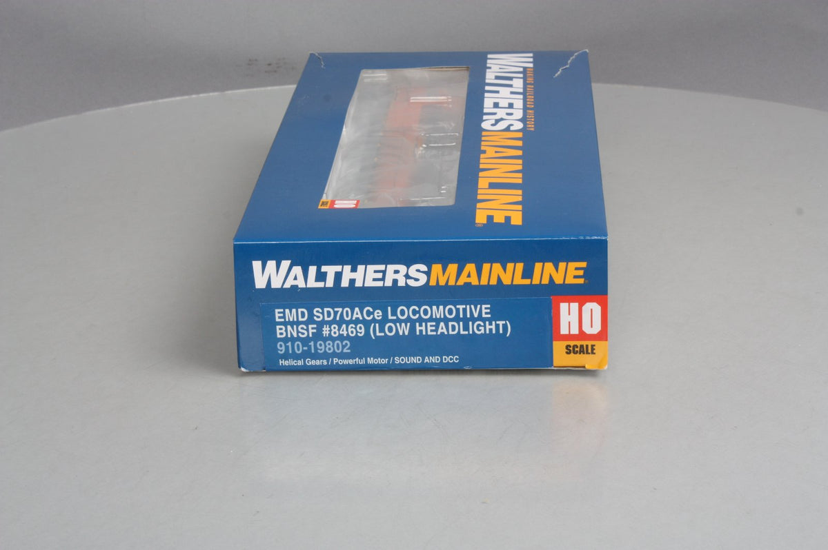 Walthers 910-19802 BNSF EMD SD70ACe Diesel Locomotive #8469 w/DCC & Sound