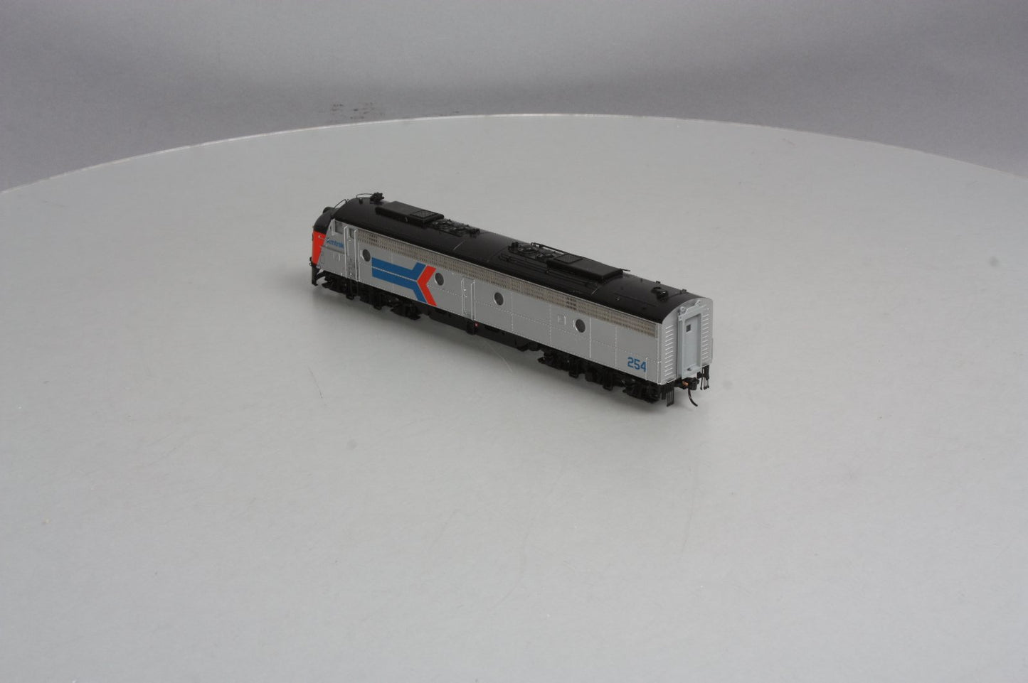 Walthers 920-41367 Amtrak EMD E8A Diesel Locomotive #254 - Phase I w/DCC & Sound LN/Box
